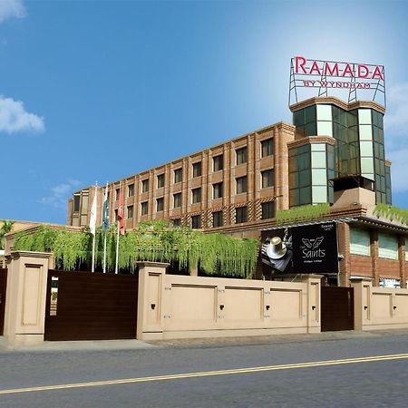 Hotel Ramada By Wyndham Multan Exteriér fotografie