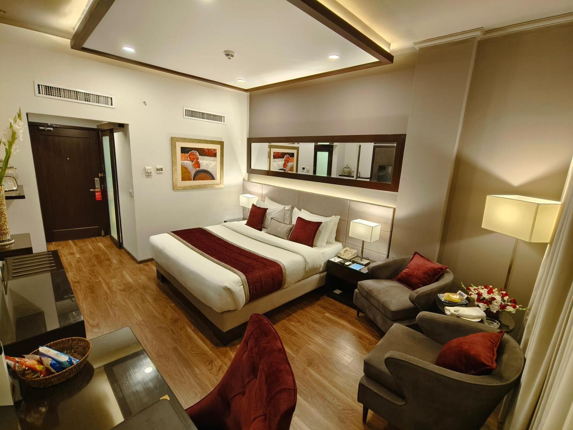 Hotel Ramada By Wyndham Multan Exteriér fotografie